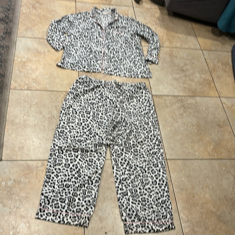 Victoria’s Secret Bottom up 2 Pic Set Pajama size XL